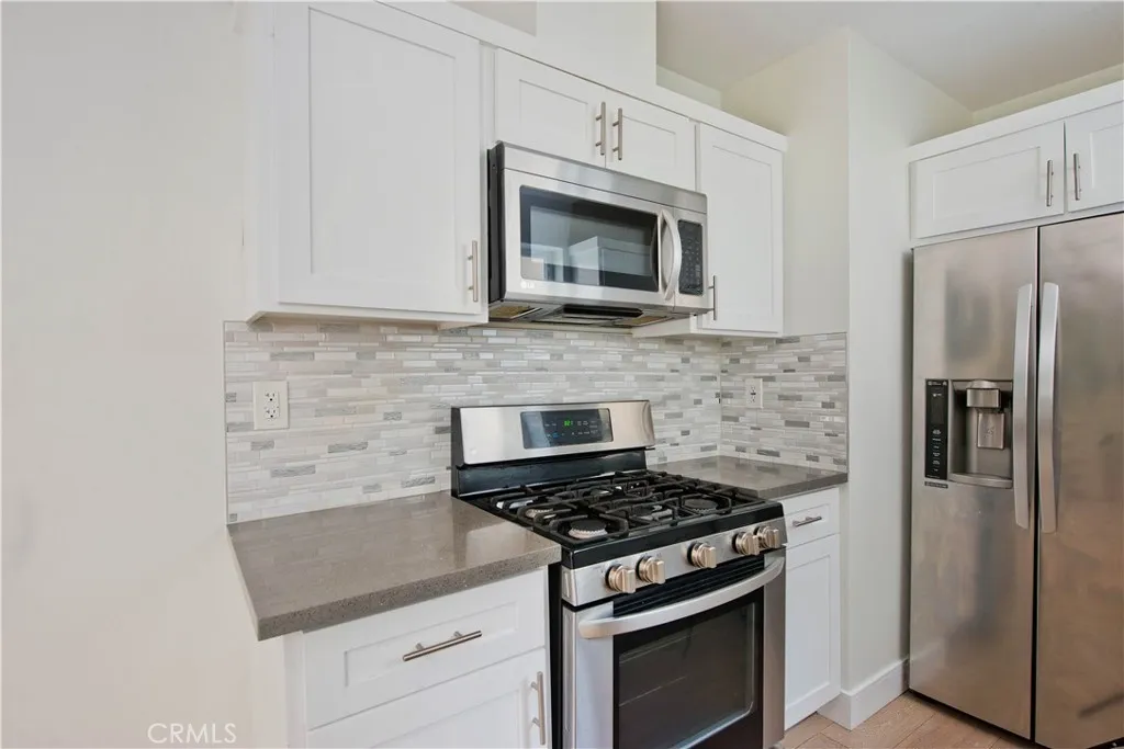 635 N Harvard Boulevard, Los Angeles, California 90004 home-pic-30